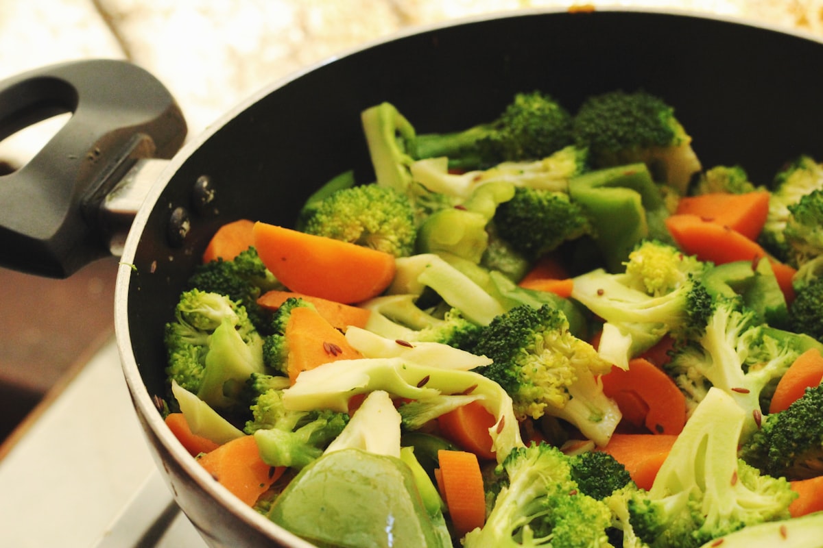 Steaming fresh vegetables